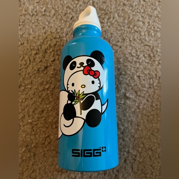 Hello Kitty metal water bottles - Picture 10 of 10